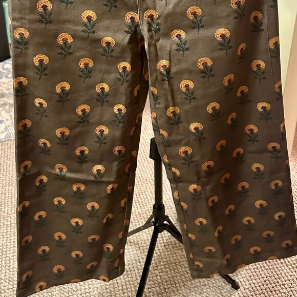 Entro- Botanical Wide Leg Pants – Olive Bloom - Picture 9 of 9